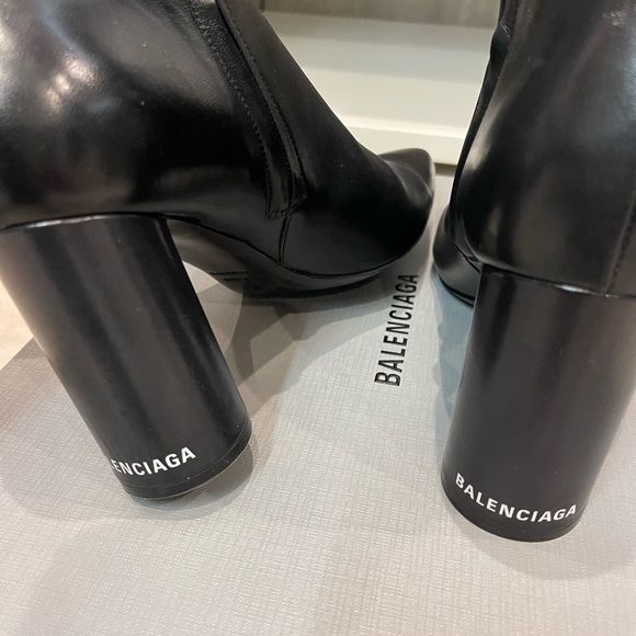 BALENCIAGA Oval Bootie 90mm - Picture 7 of 9